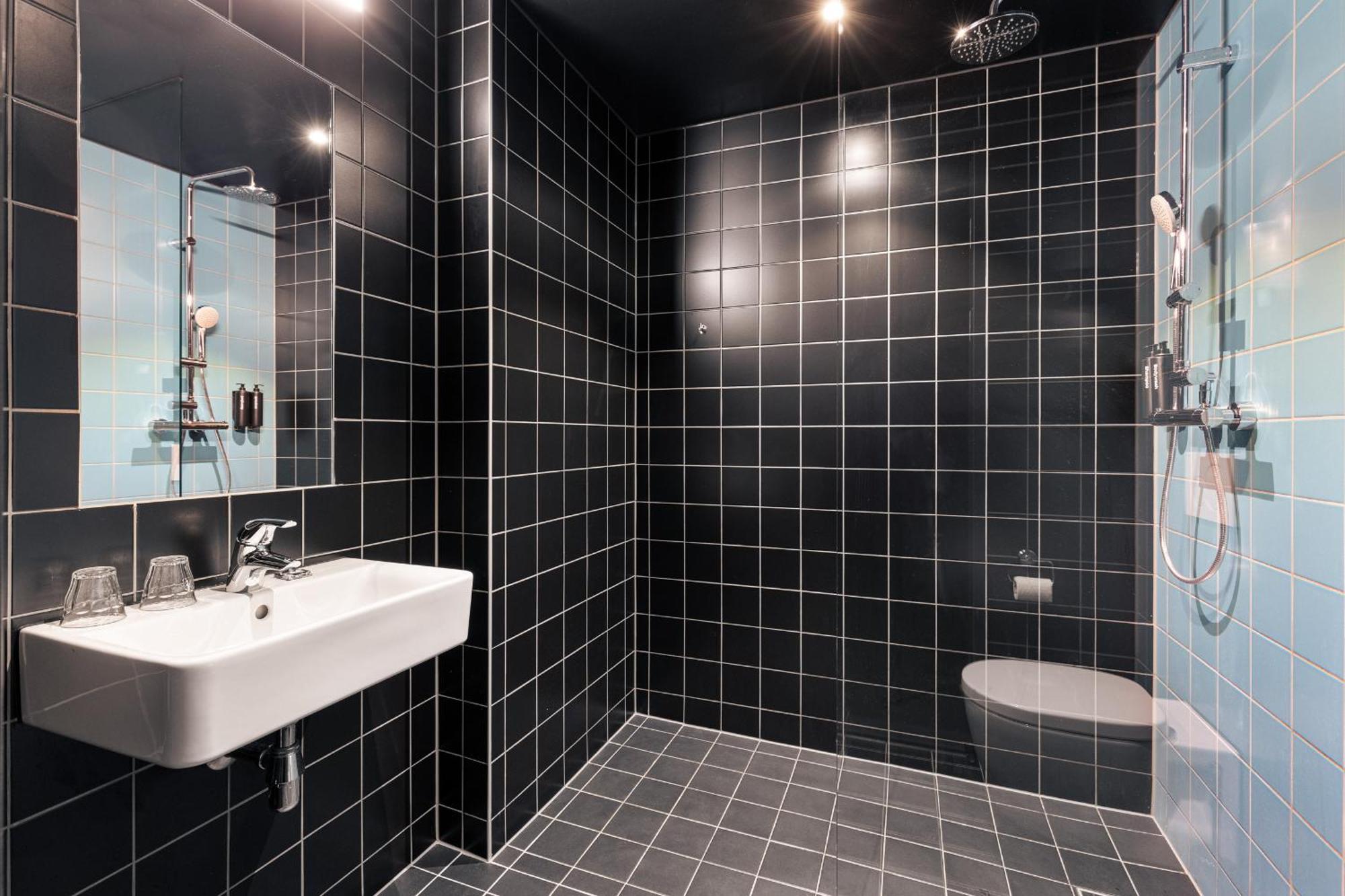 The Social Hub Vienna Hotel Ngoại thất bức ảnh Bathroom