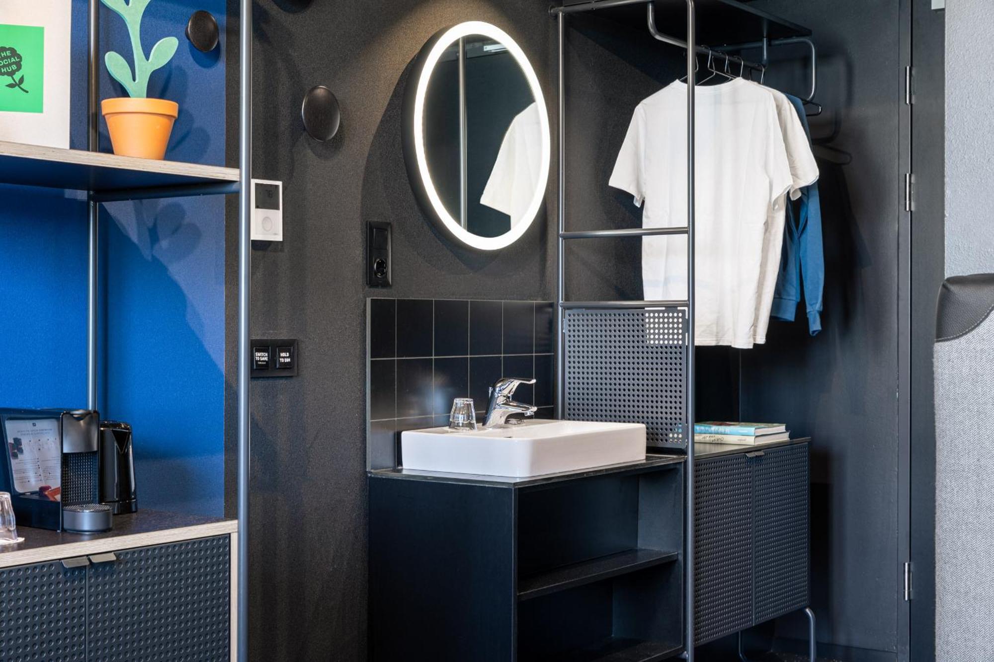 The Social Hub Vienna Hotel Ngoại thất bức ảnh Bathroom